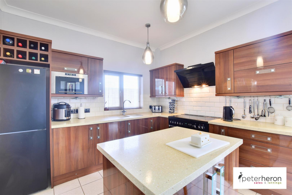 Open Plan Kitchen &amp; Dining Area