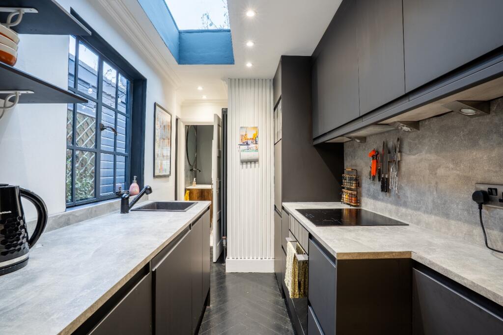 Constitution Hill, Gravesend, Kent, DA12 1JT