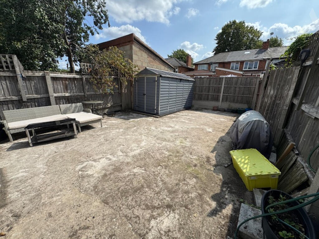 32 Ward Close Garden x 2