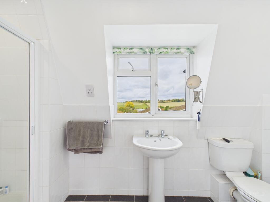 CAM02136G0-PR0482-STILL025