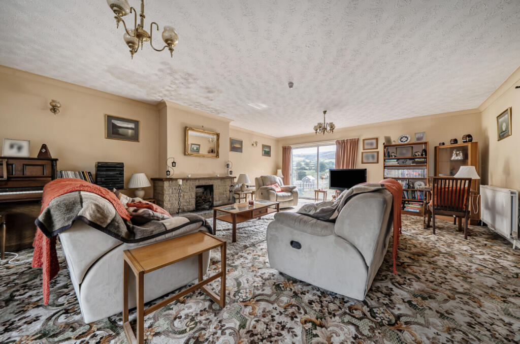 1358881-19-68d579...