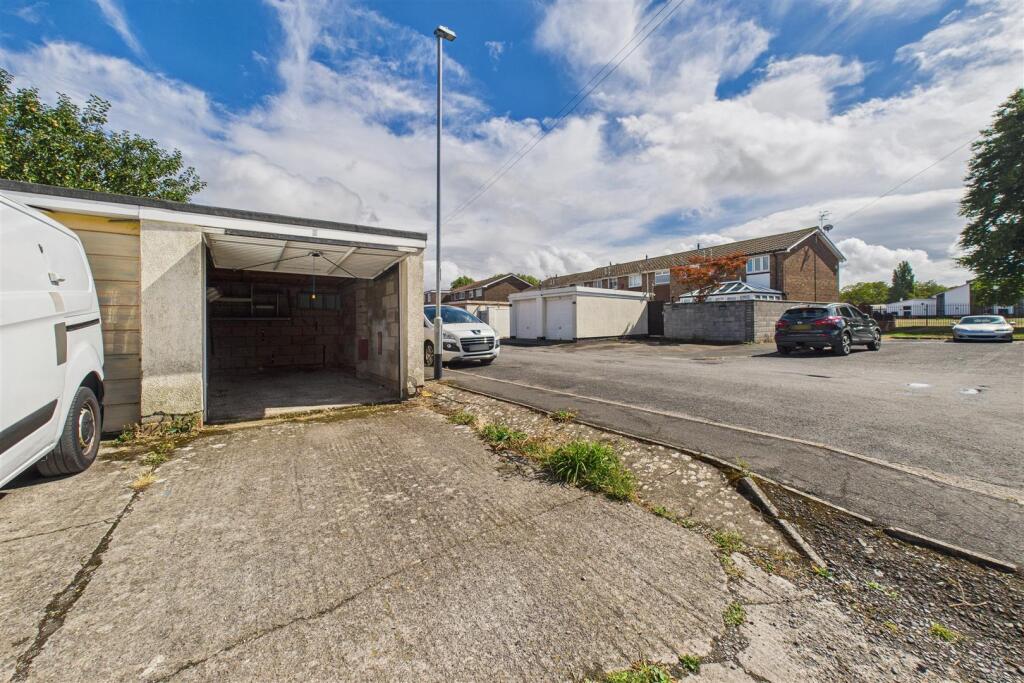 Garage and Parking &#64;, King Edward Close Whitchurch