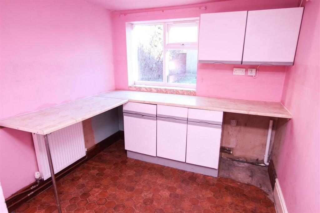 EXTENDED UTILITY ROOM