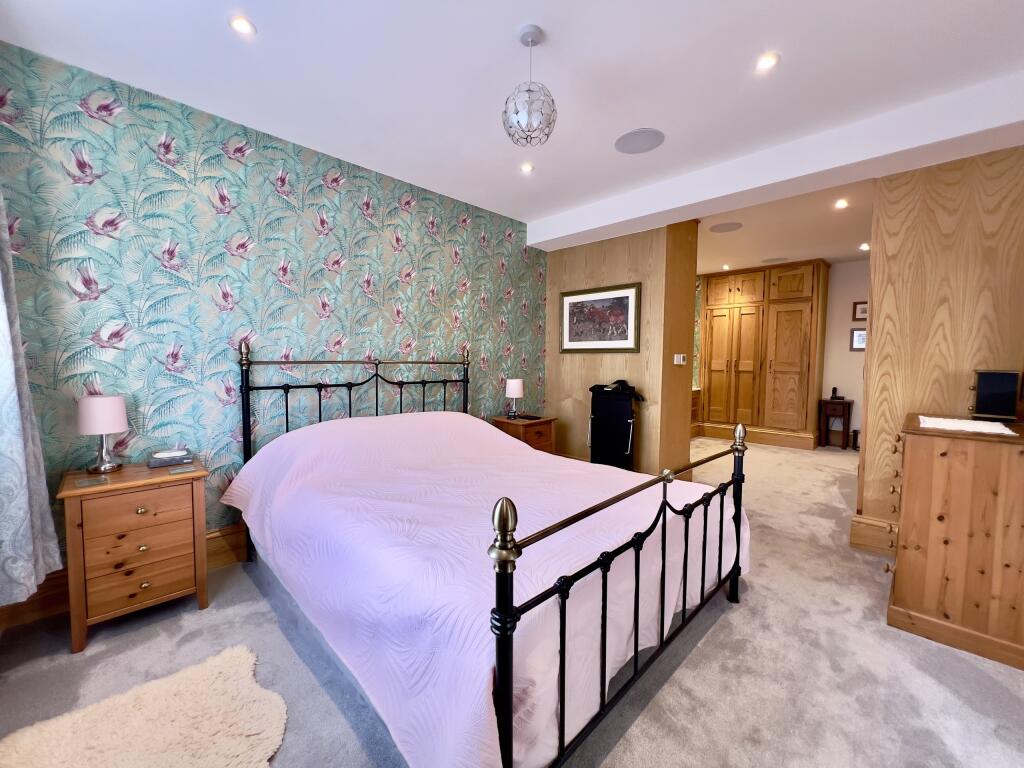 Principal bedroom