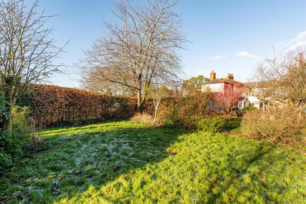 Garden_4.jpg