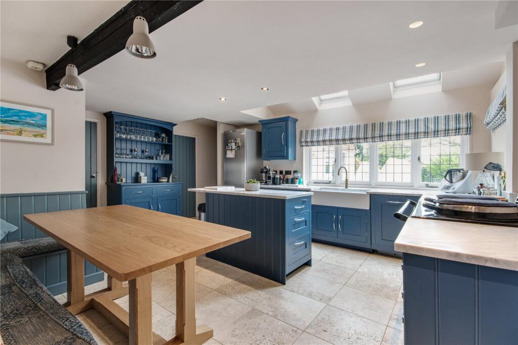 Kitchen/Breakfast Rm