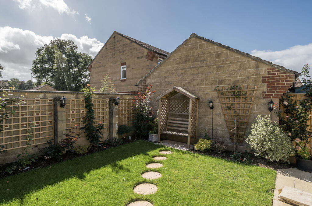 1353872-2-68c817a...