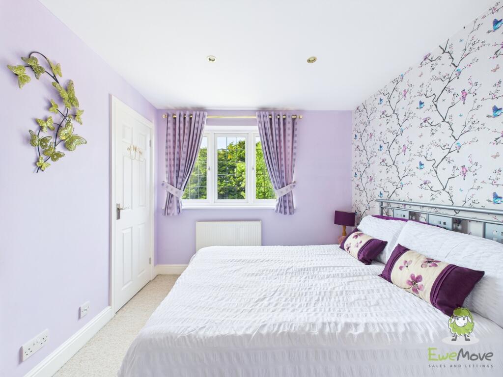 CAM01543G0-PR0132-STILL068