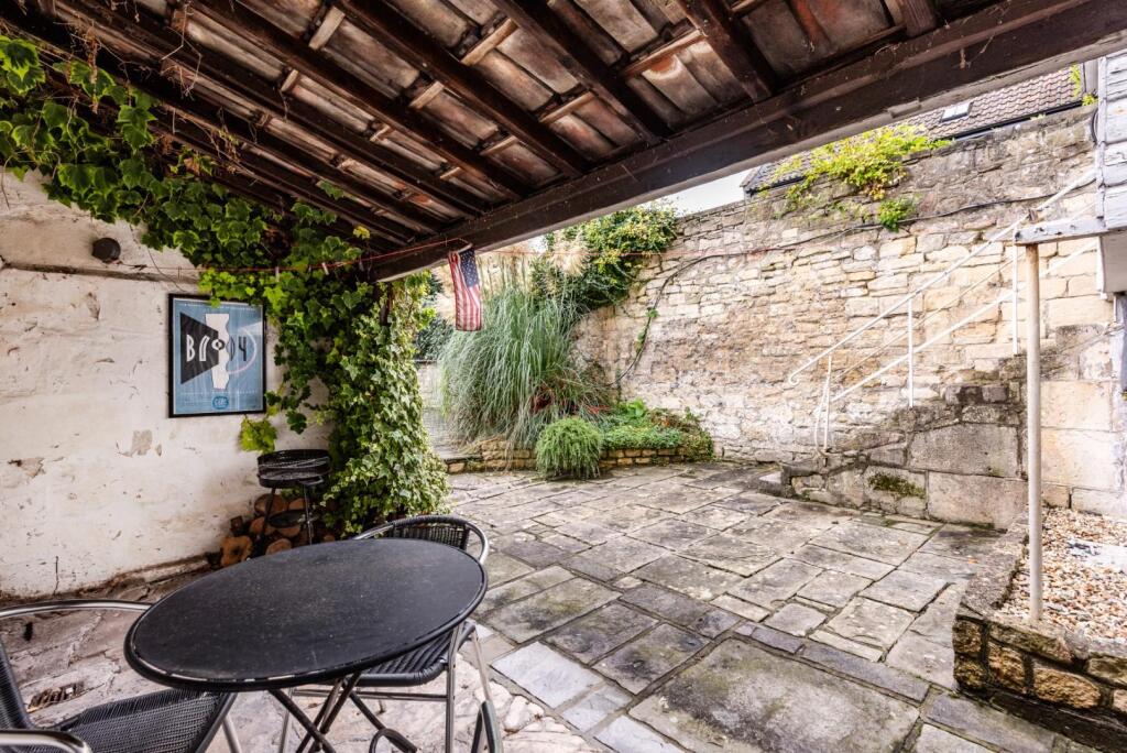 3 Lower East Hayes, Bath BA1 6AN-8.jpg