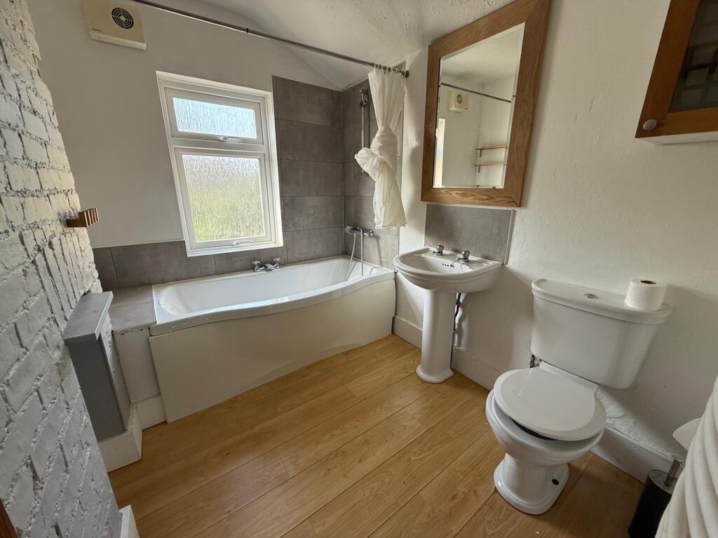 Bath T202508151328.jpg