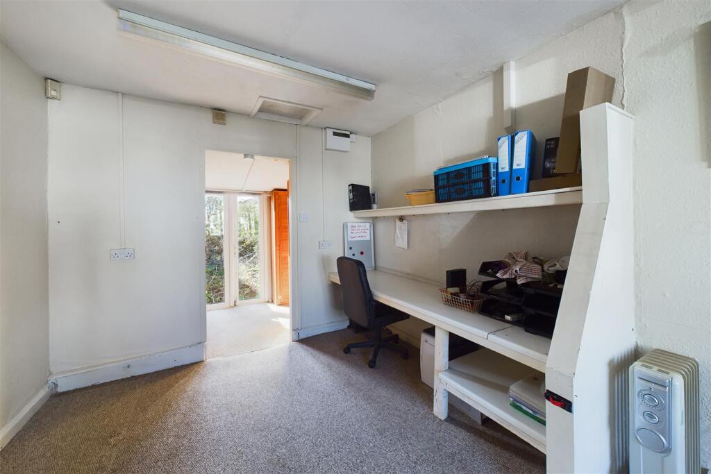 The Shop, The Common Patchway, Bristol, BS34 6AL |