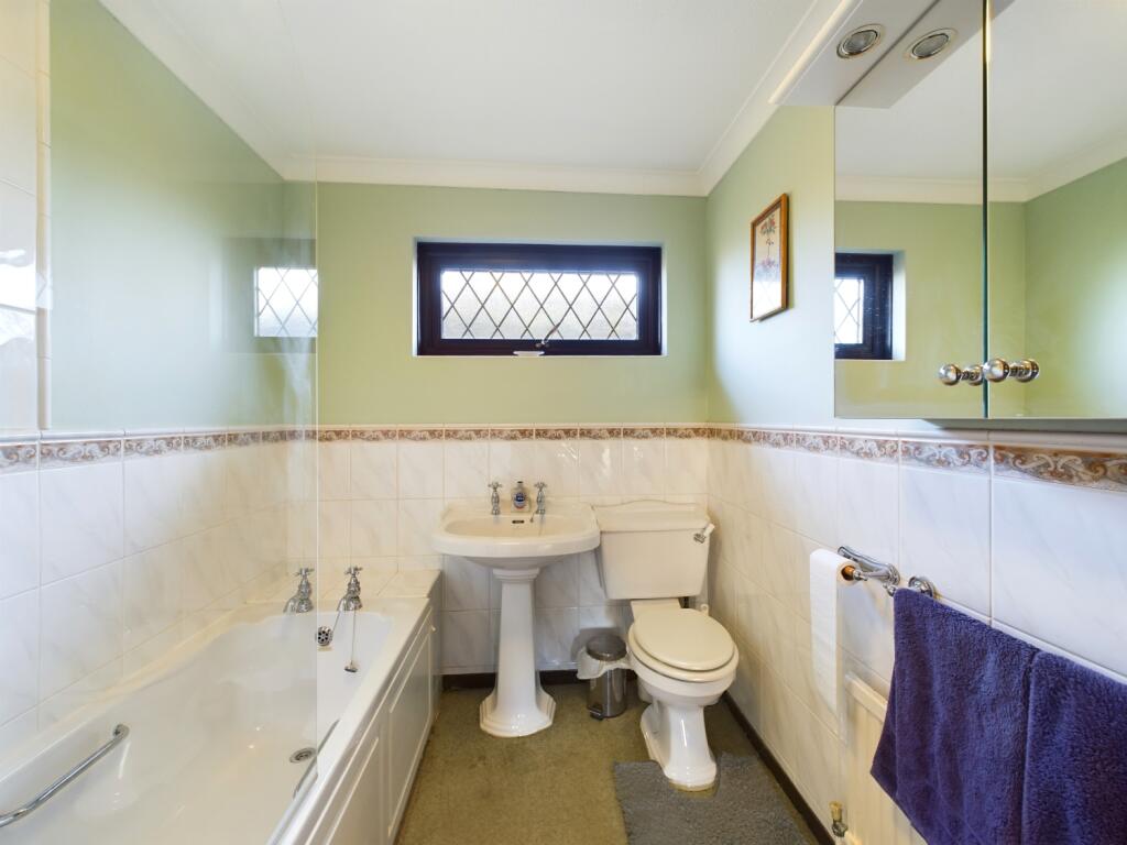 CAM02023G0-PR0111-STILL032