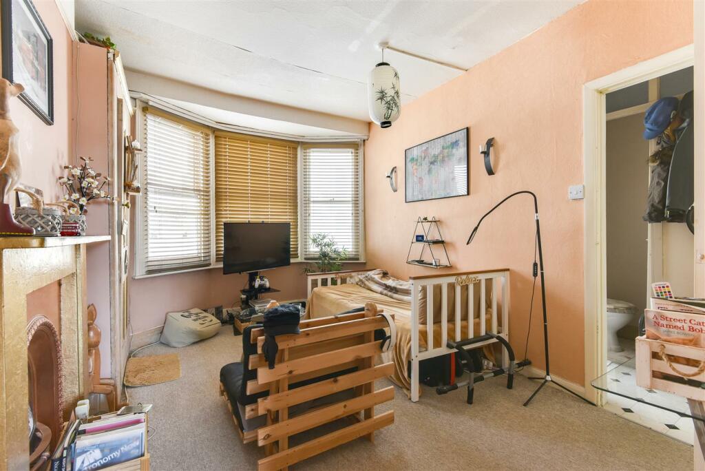 Flat 3-3.jpg