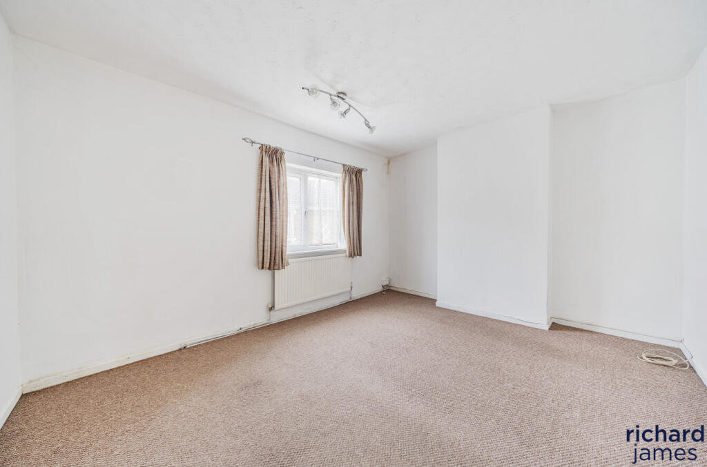 f2f46516-6d28-448...