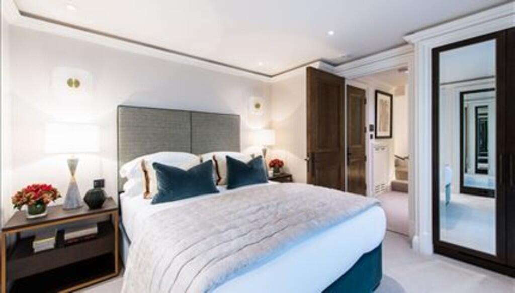 ss_p6156_63828493...