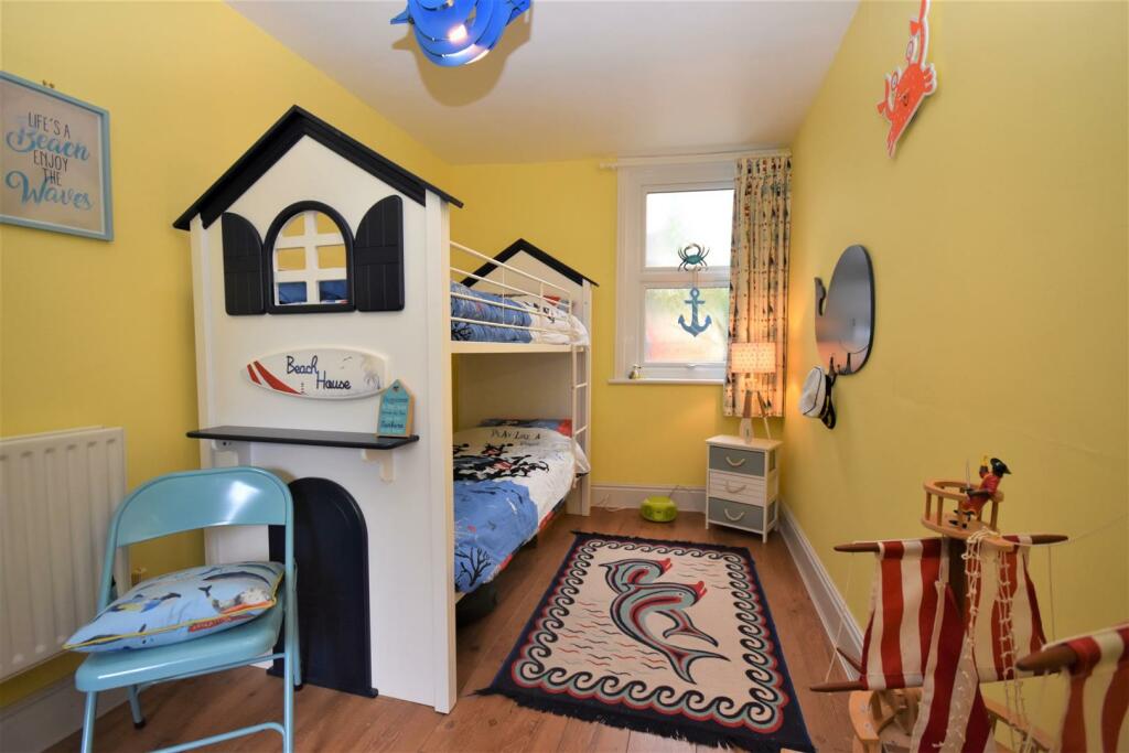 Bedroom 1.JPG