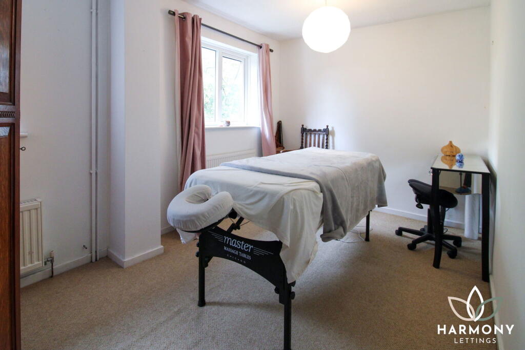 Harvest Close, Stoke Heath, Bromsgrove, B60 3QS