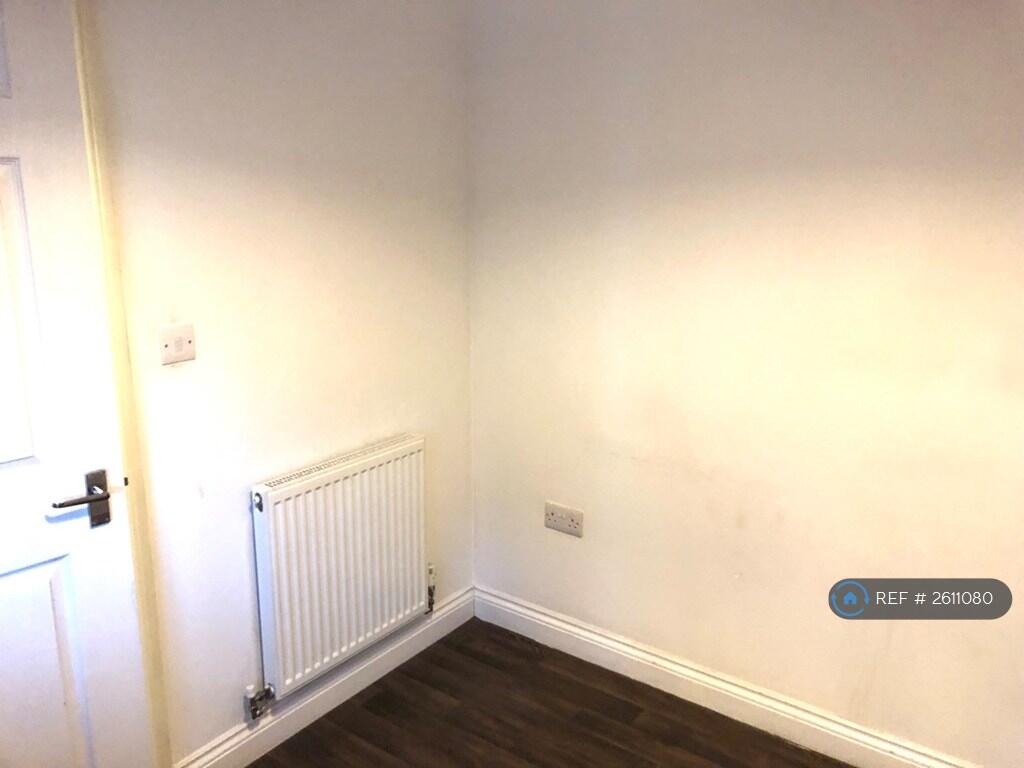 Kitchen, Space For Small Dining Table