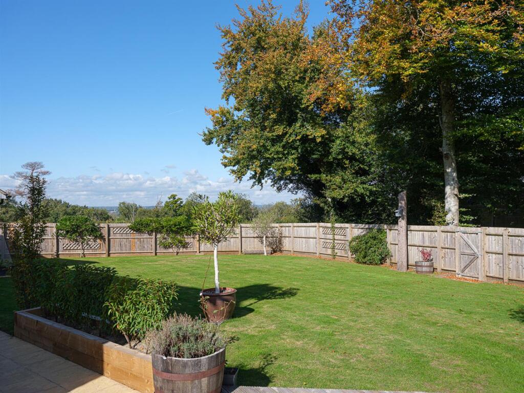 31 Studley Gardens-24.jpg