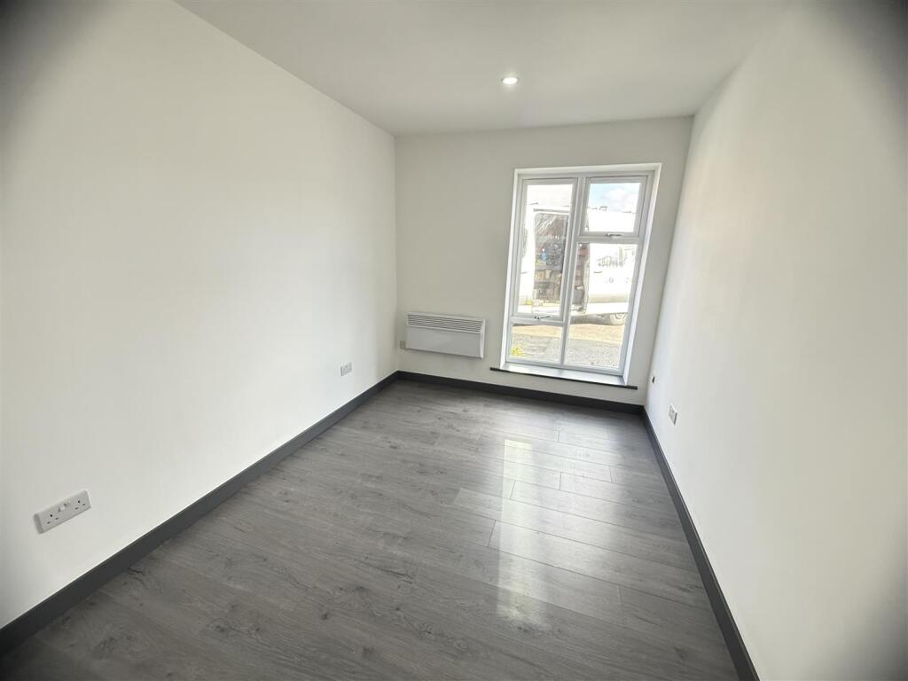 Flat 1-7.jpg