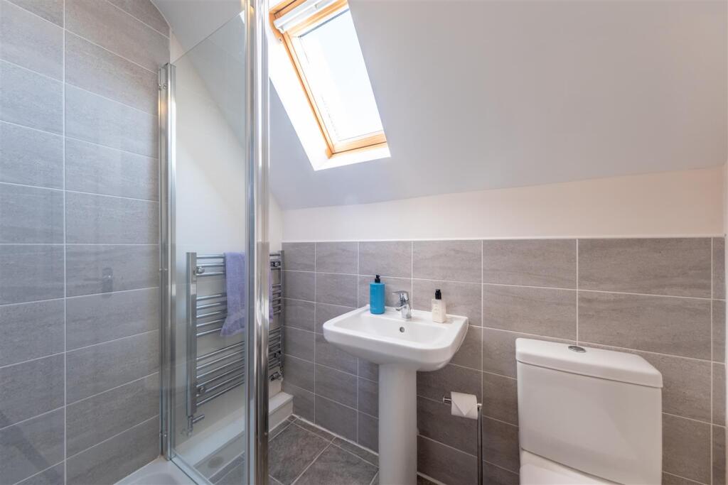 27 Shakerley Close-032.jpg