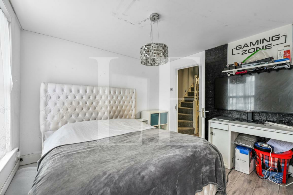 Haselbury Road (13).png