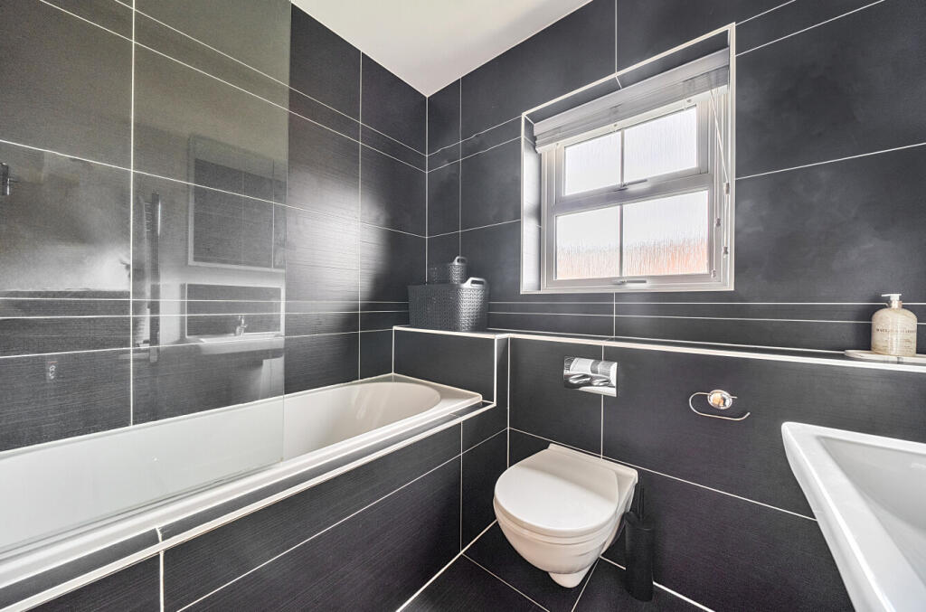 1373879-11-69089a...