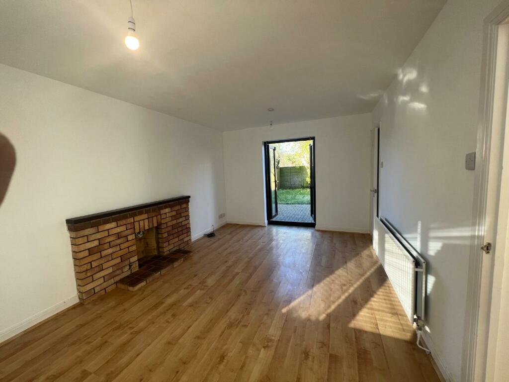 Lounge 2.JPG