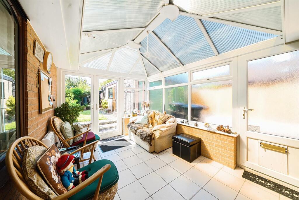 6 Lodge Close, Ashby de la Zouch