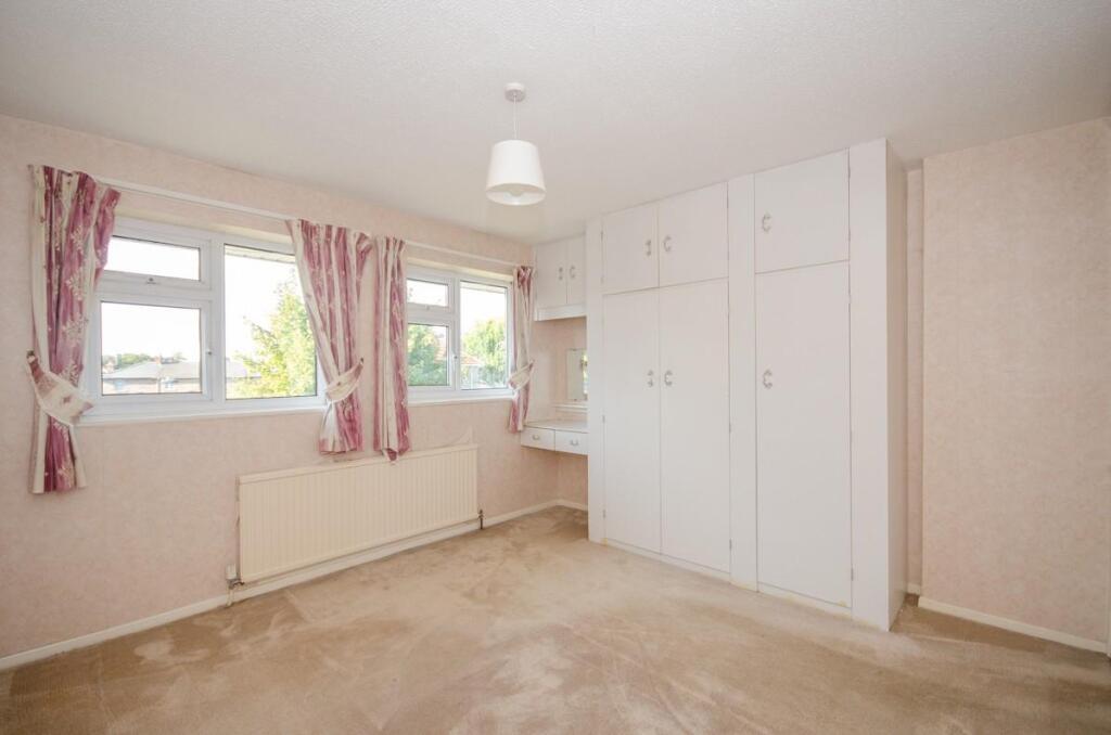 Bedroom one pic 2.jpg