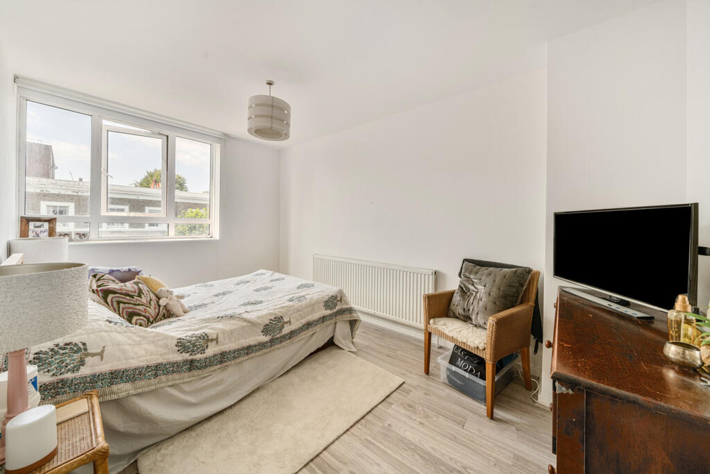 1325762-9-687a255...