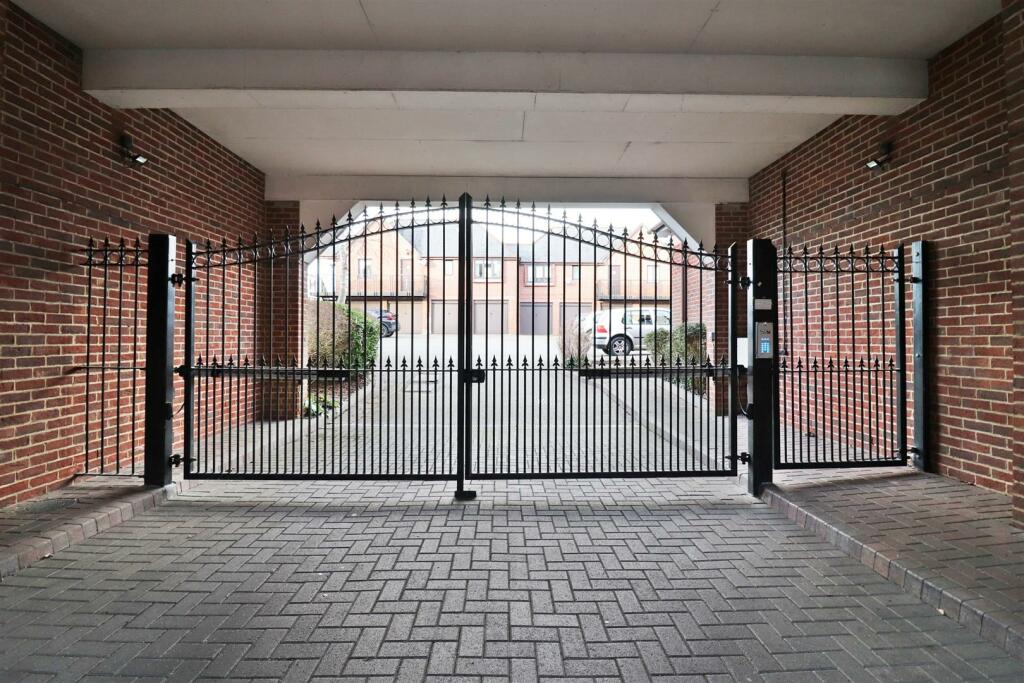 gates.JPG