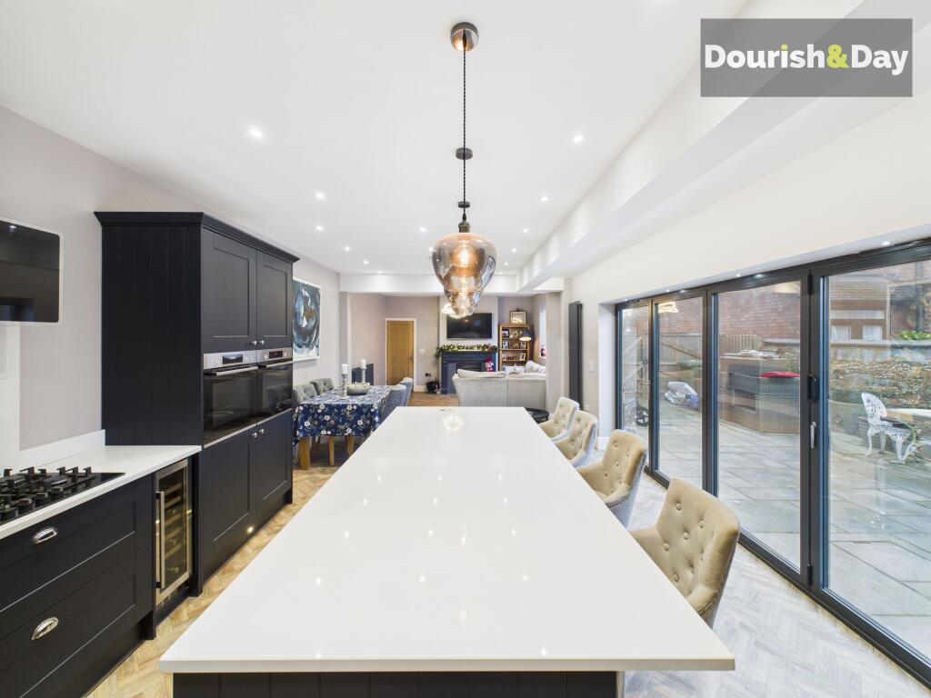Open Plan Kitchen / Living Diner