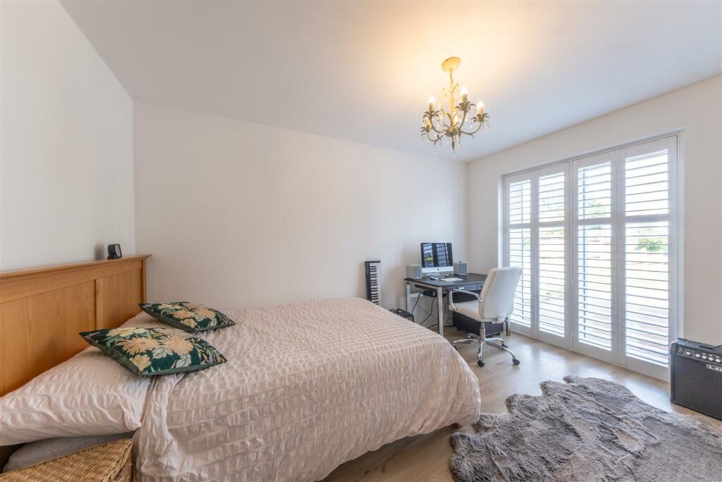 127a Crewe Road-013.jpg