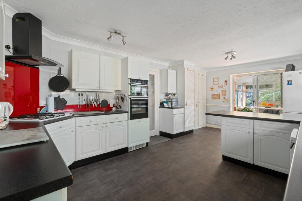 Kitchen/Breakfast Rm