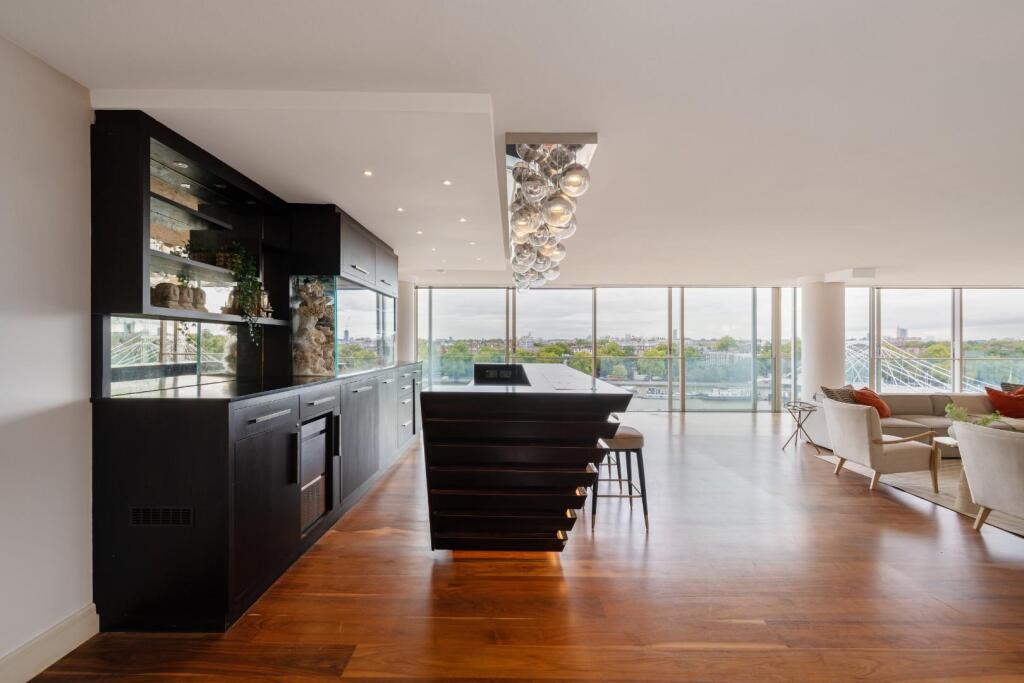 Apartment 64-66 Riverside One Hi-64.jpg