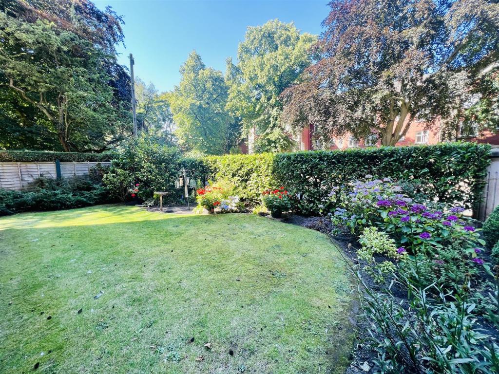 Communal Gardens.jpg