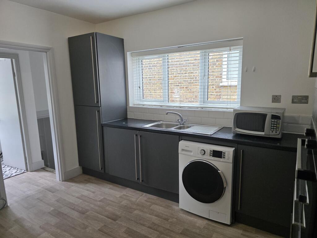 2 Bedroom Maisonette For Rent