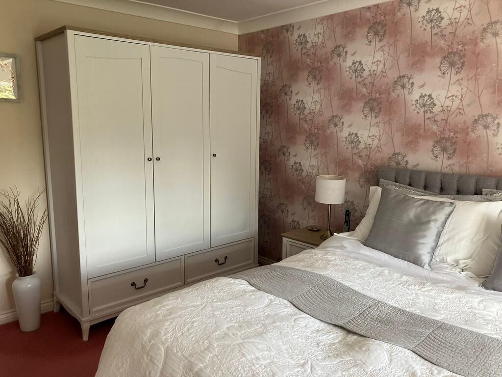 Additional Bedroo...