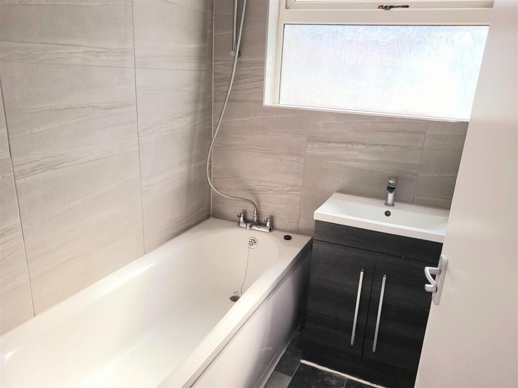Bath 1.jpg