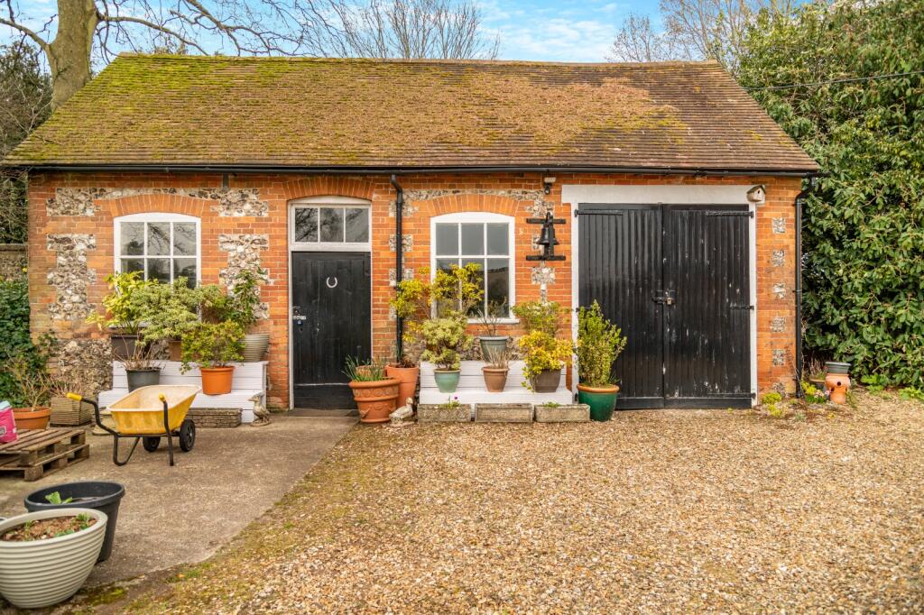 Garage/Workshop
