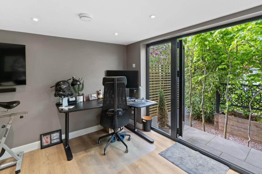 Picture No. 04