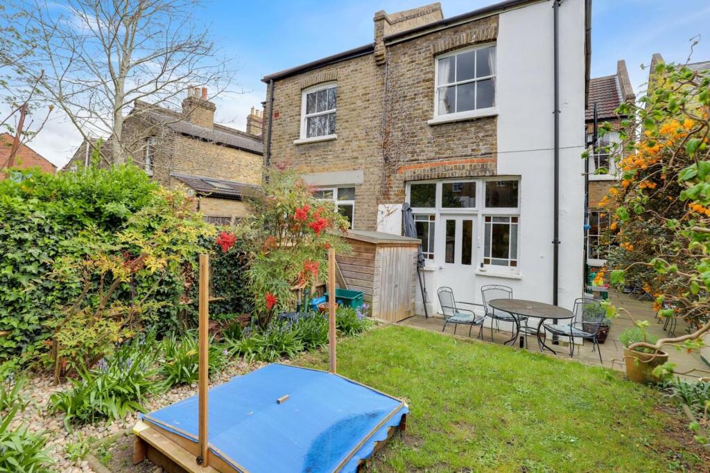 07-46e6JHPropWorld - 11 Homecroft Road - 19-medium