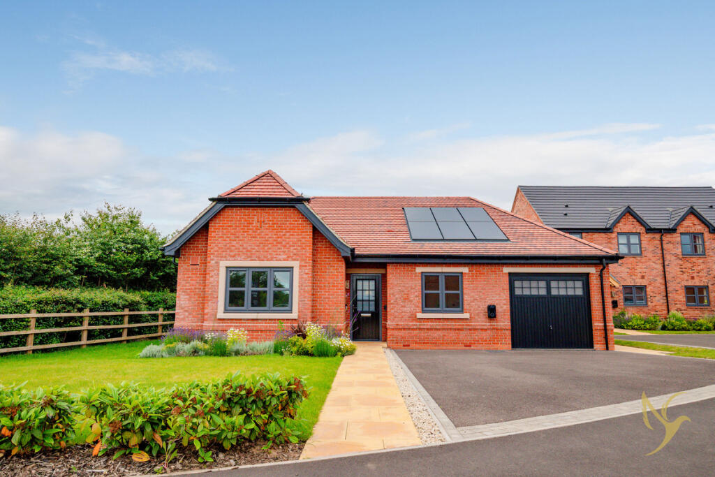 37 Banks Close, Hallow, Worcester, WR2 6NE