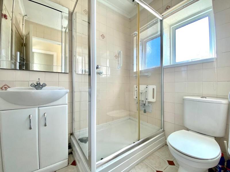 Double Shower Room