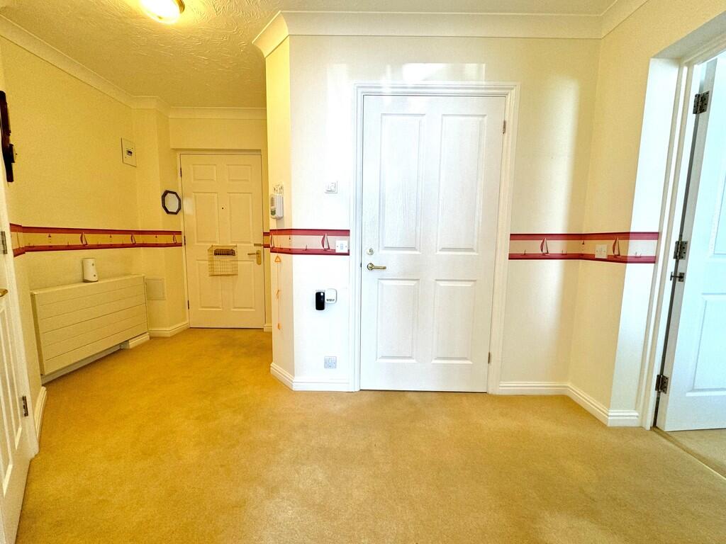 8 Alston Court ha...