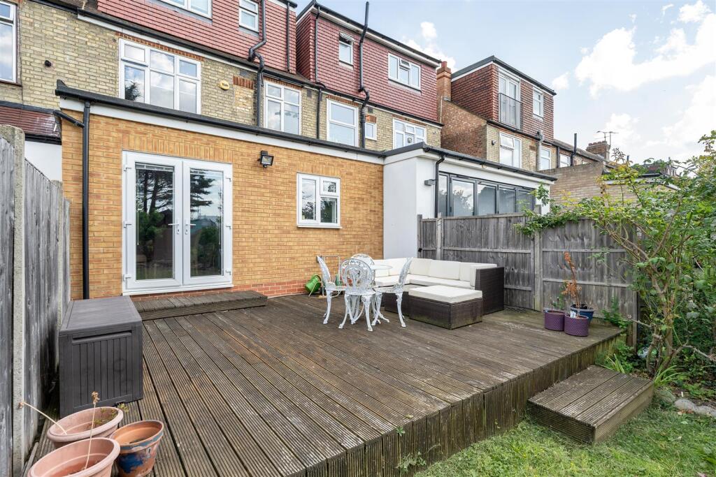 Wadham Avenue, E17