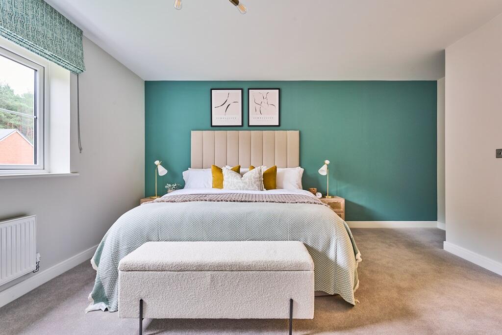 Spacious double bedroom