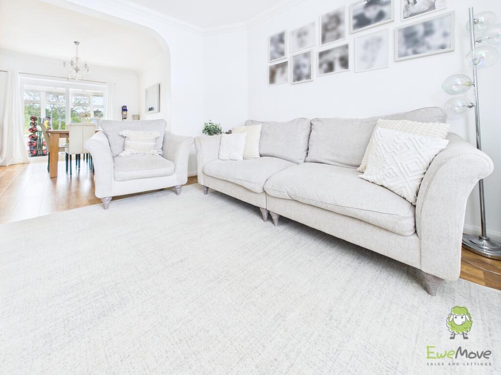 CAM01543G0-PR0146-STILL012