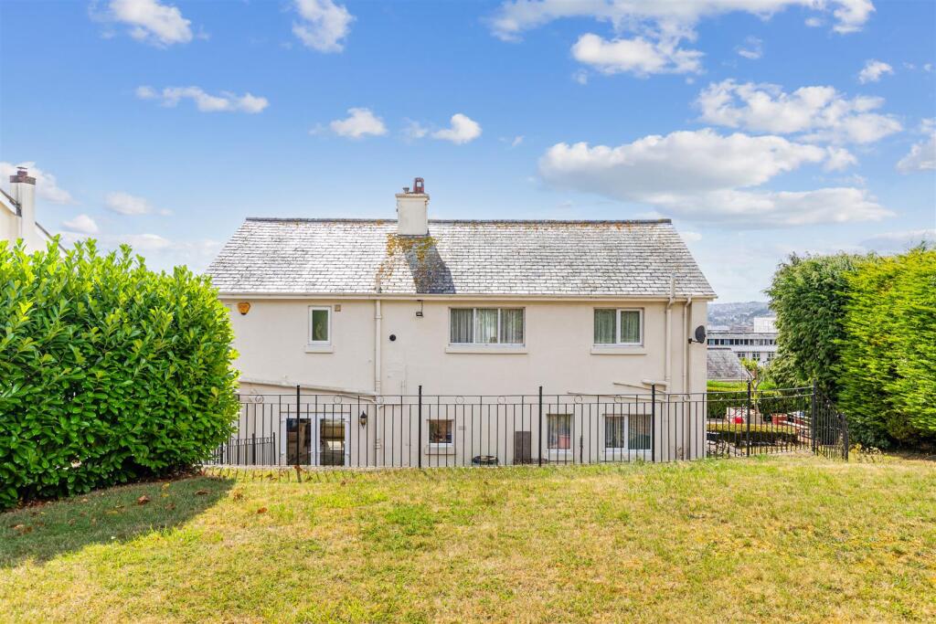 A05 - Ridgwood, Rock End Avenue - 250901.jpg